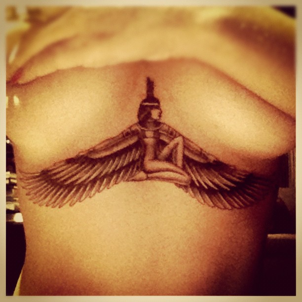 Rihanna tattoo ph @badgalriri