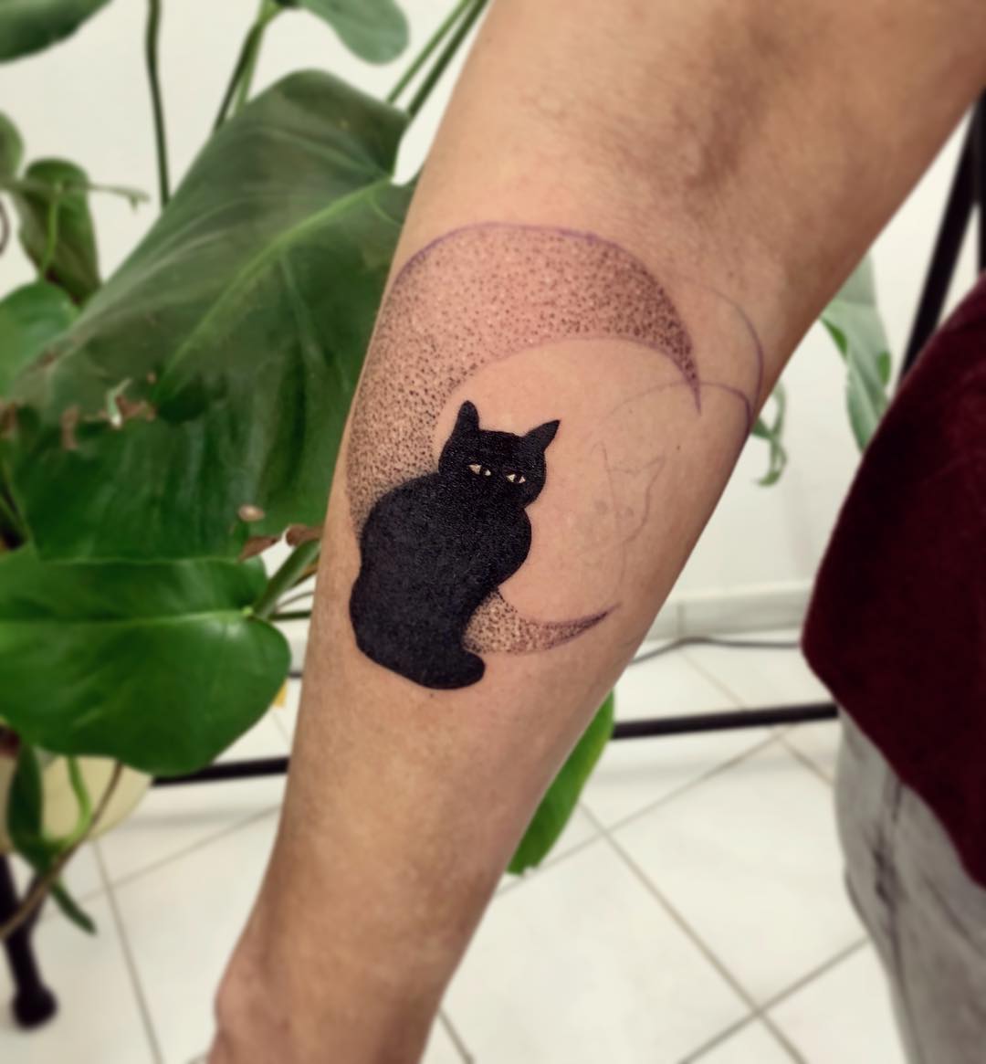 Tattoo cat by @sorceress.ink