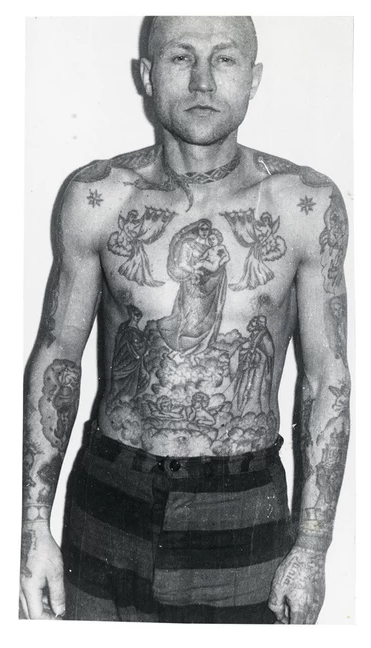 Tatuaggi carcerati © Arkady Bronnikov FUEL 1