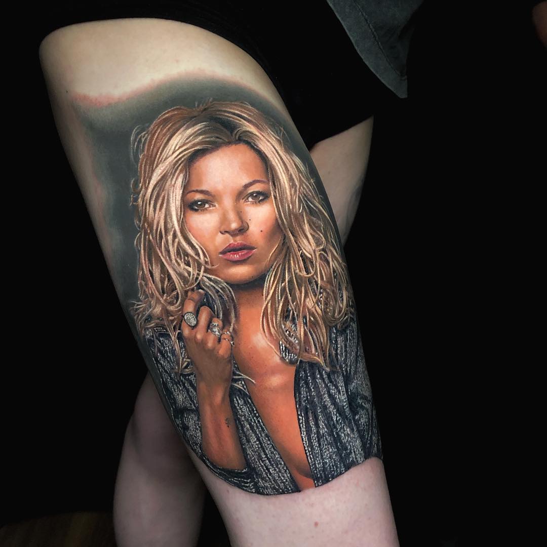 kate moss tatuaggio realistico by @tibitattooart