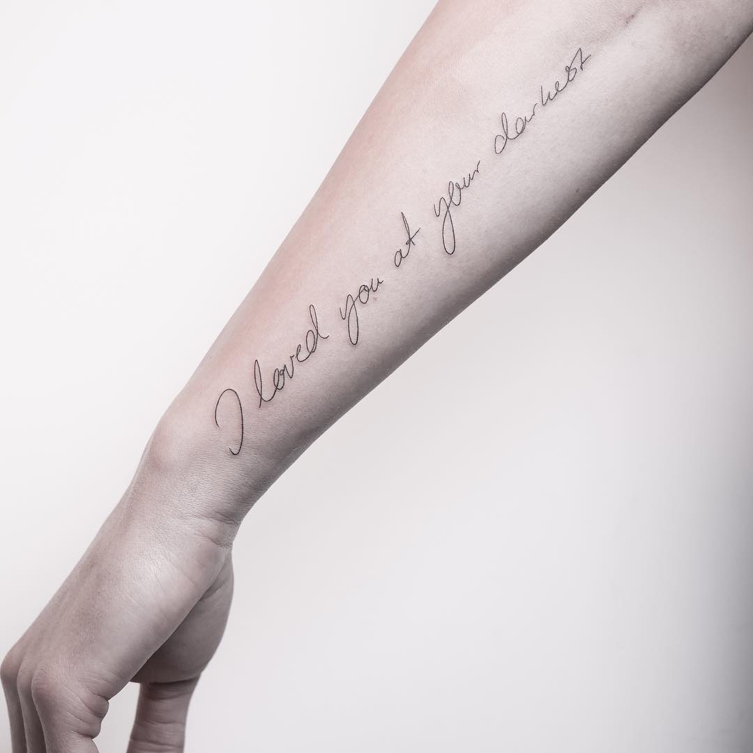 tatuaggio frase braccio corsivo by @xoxotattoo