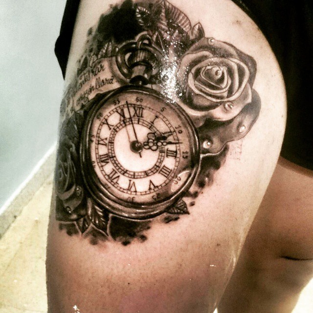 tattoo orologio con rose by @insomnia ink