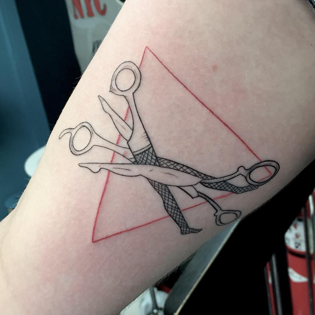 tattoo forbici by @d.rachmann