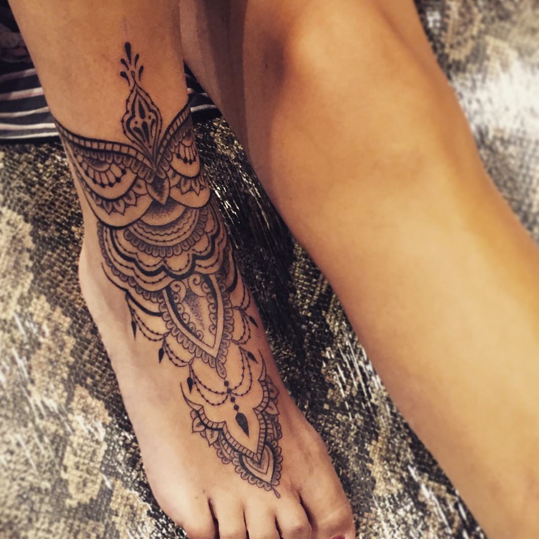 couture tattoo piede e caviglia @marcomanzotattoo