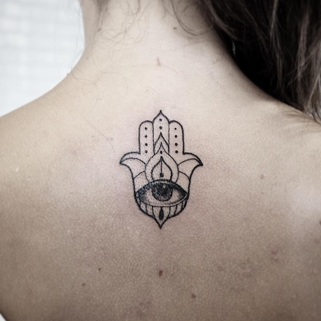 mano di fatima tattoo by @manuel locantore