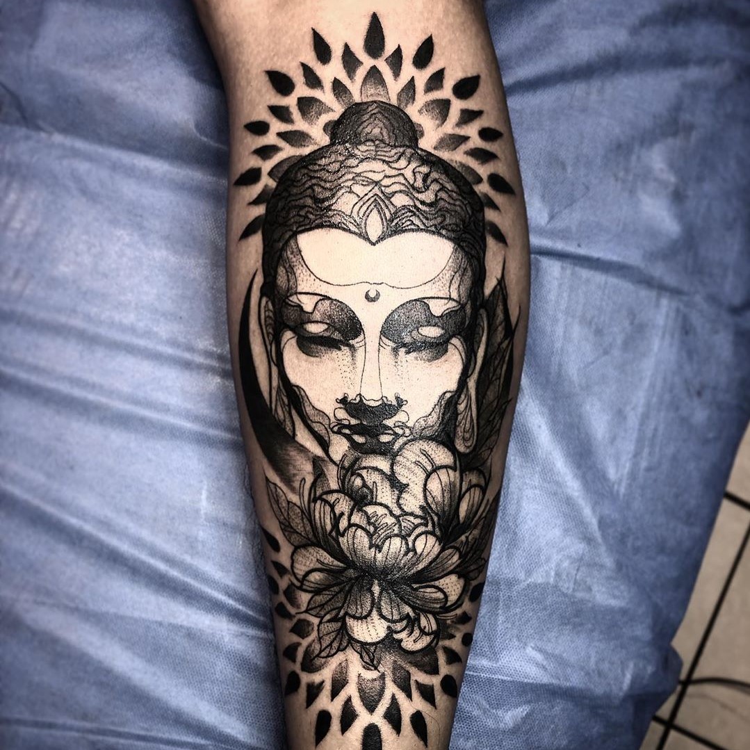 tattoo mandala Buddha ph @carlotaink