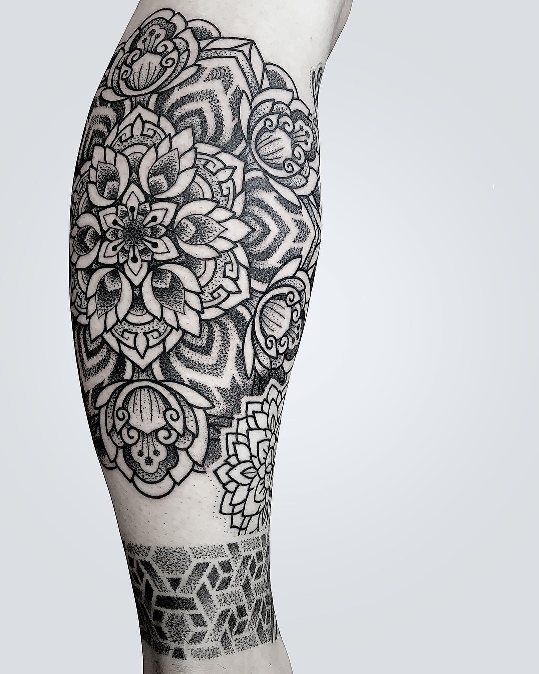 tatuaggio mandala by @manchetattoo