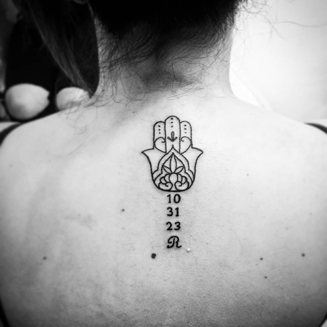tatuaggio mano di Fatima ph @stefano bolletta tattooartist