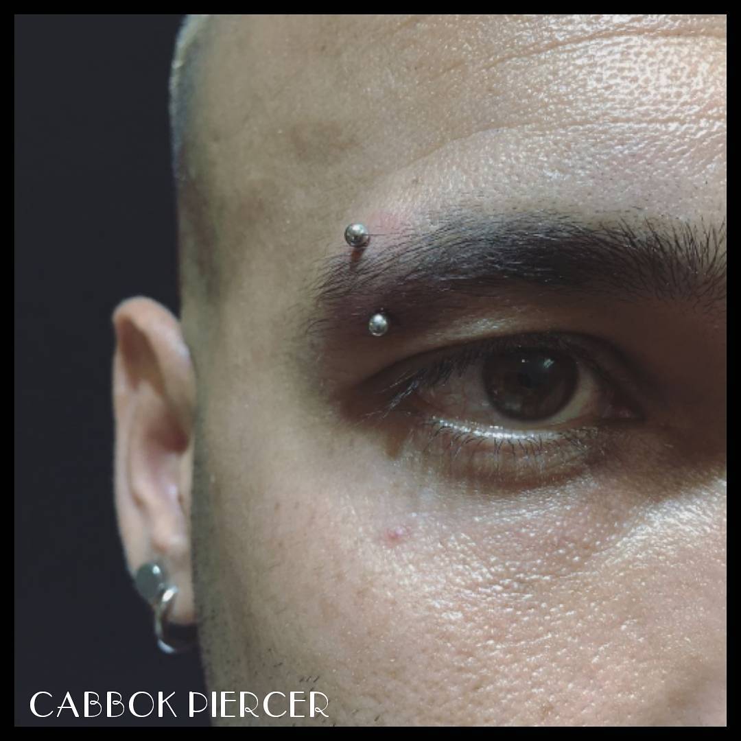 eyebrow piercing ph @cabbok piercer 2
