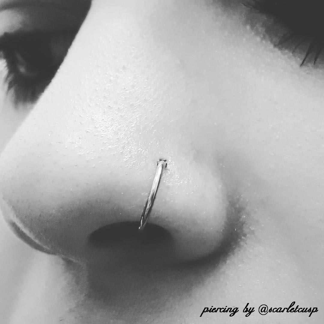piercing al naso by @scarletcusp