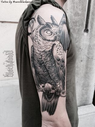 Gufo tattoo black and gray by @carolblackwoods @ligera_ink