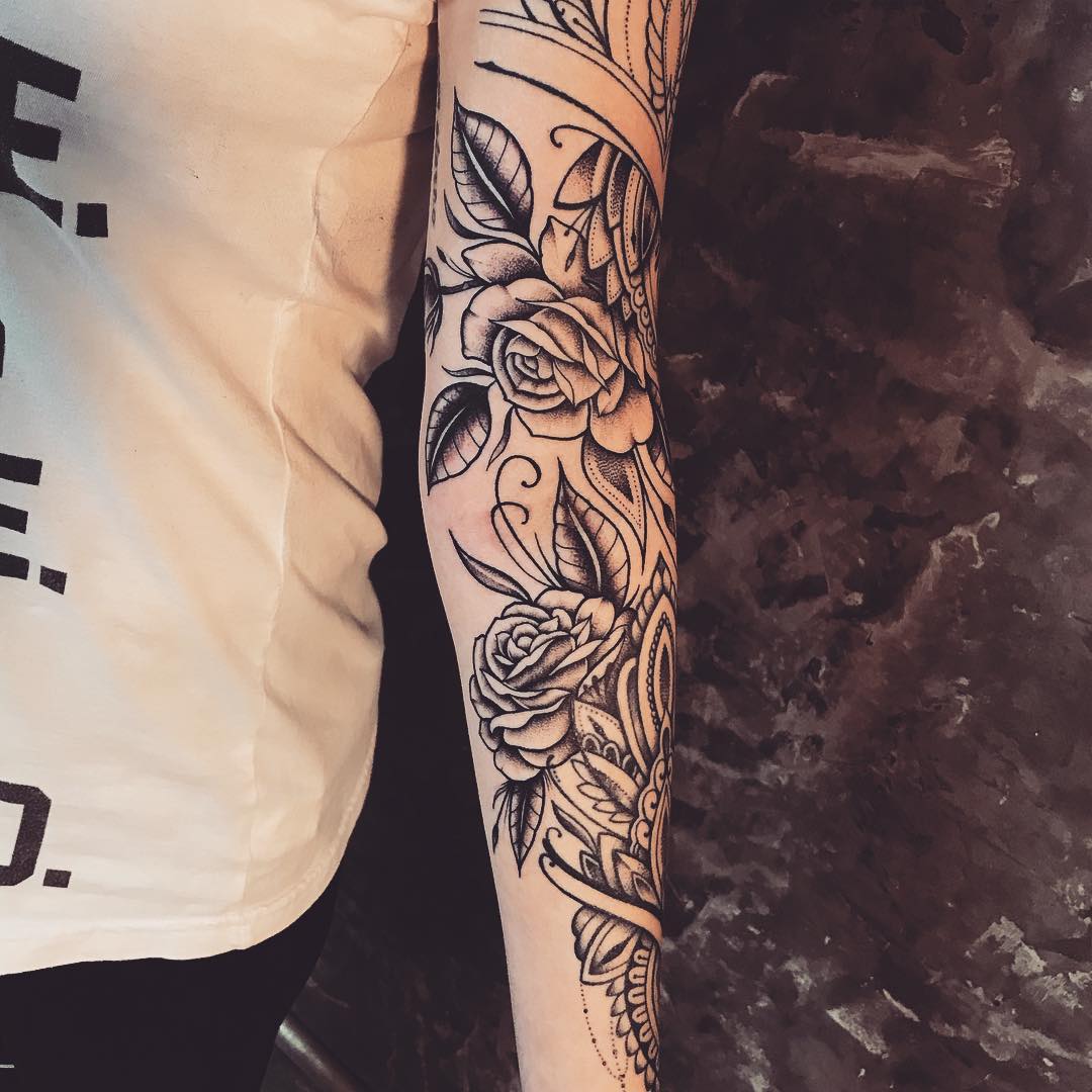 blackwork tattoo rosa by @lucasmilk