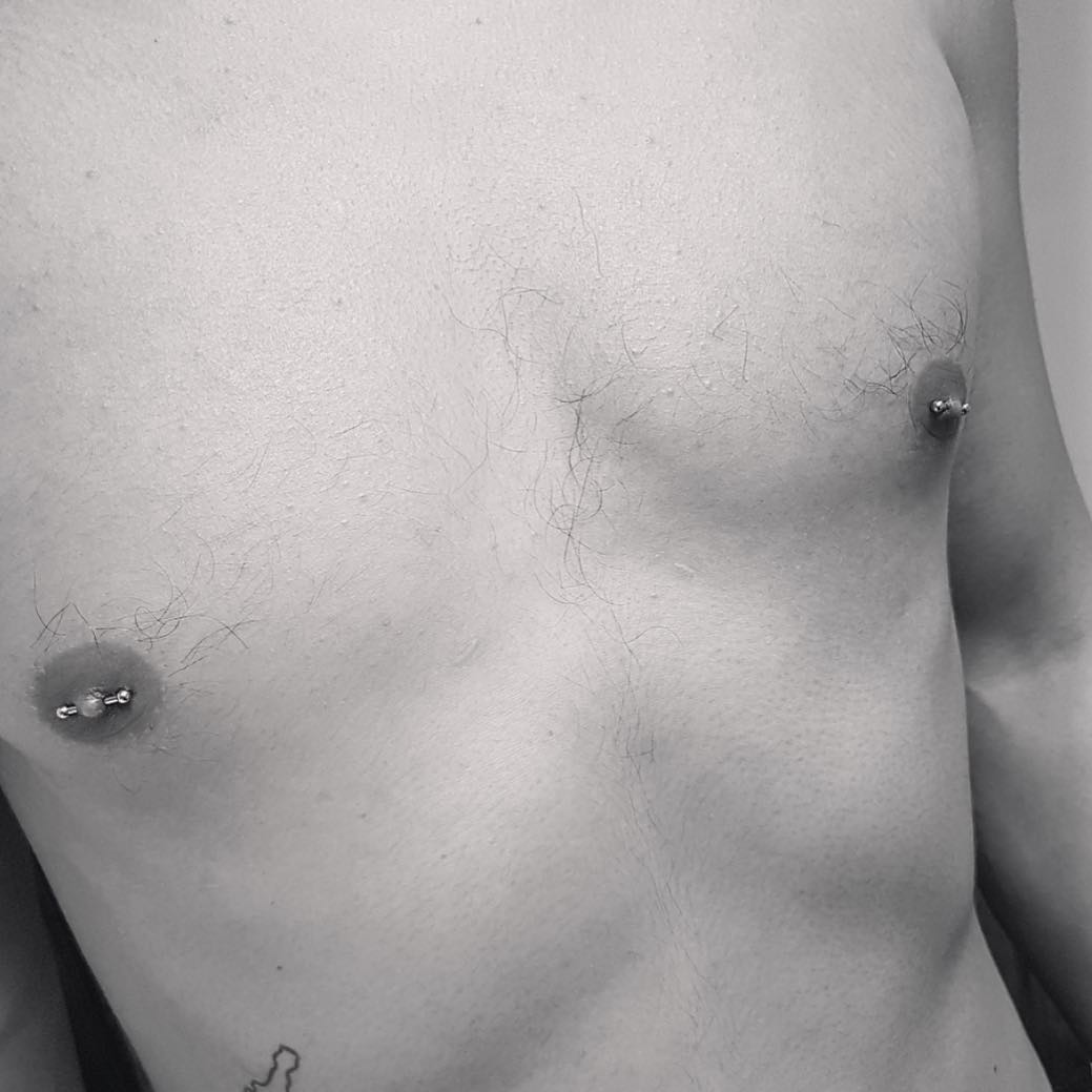 piercing capezzolo uomo by @piercing laser line firenze