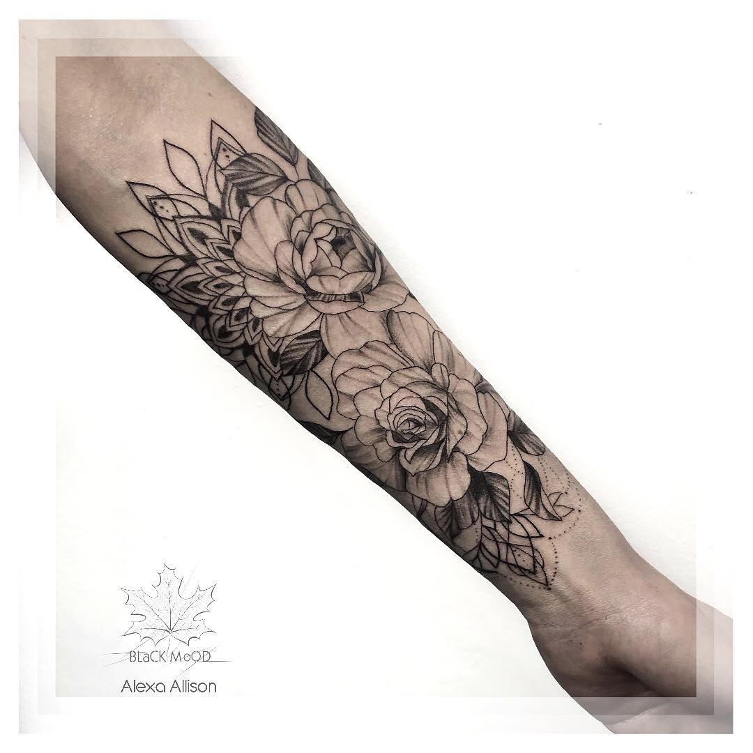 rosa tattoo braccio by @alexallison ink