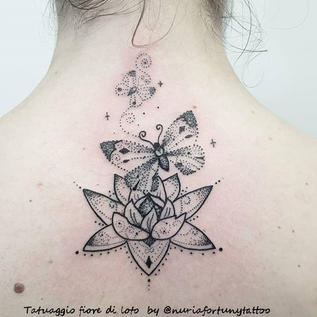 tattoo fiore di loto e farfalla by @nuriafortunytattoo