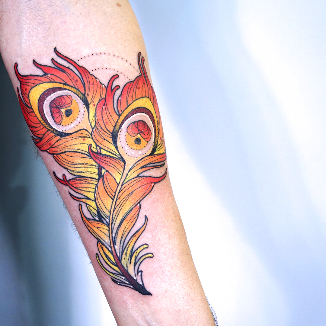tattoo piuma fenice ph @anaisseasun
