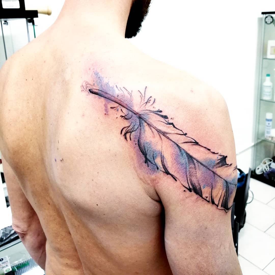 tattoo piuma watercolor ph @agnese pieri tattoo