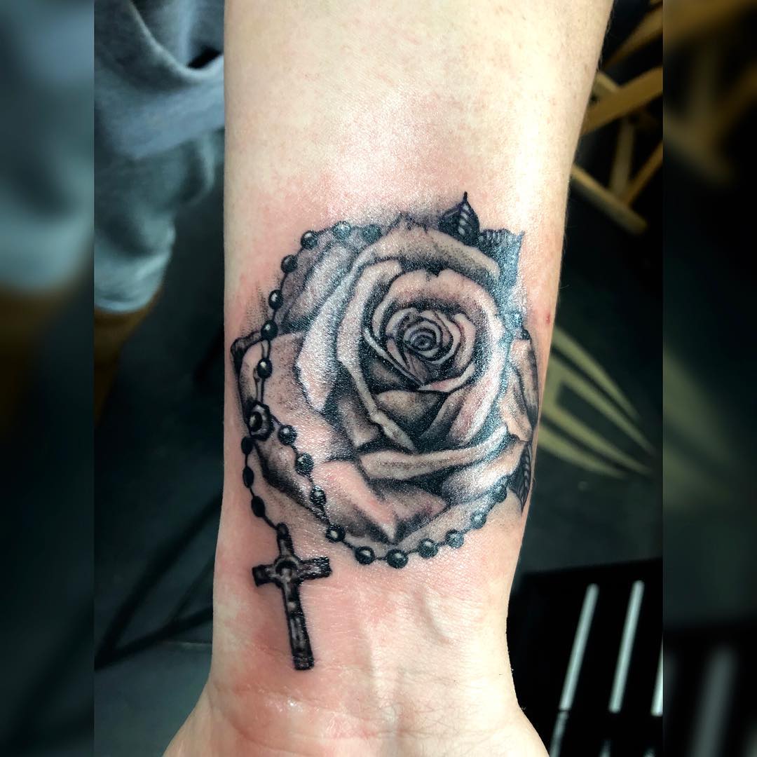 tattoo rosario rosa by @angel acordagoitia