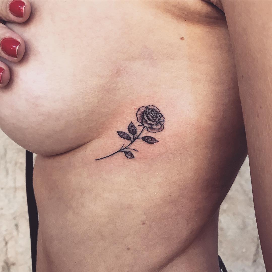 tatuaggi piccoli rosa by @lucasmilk