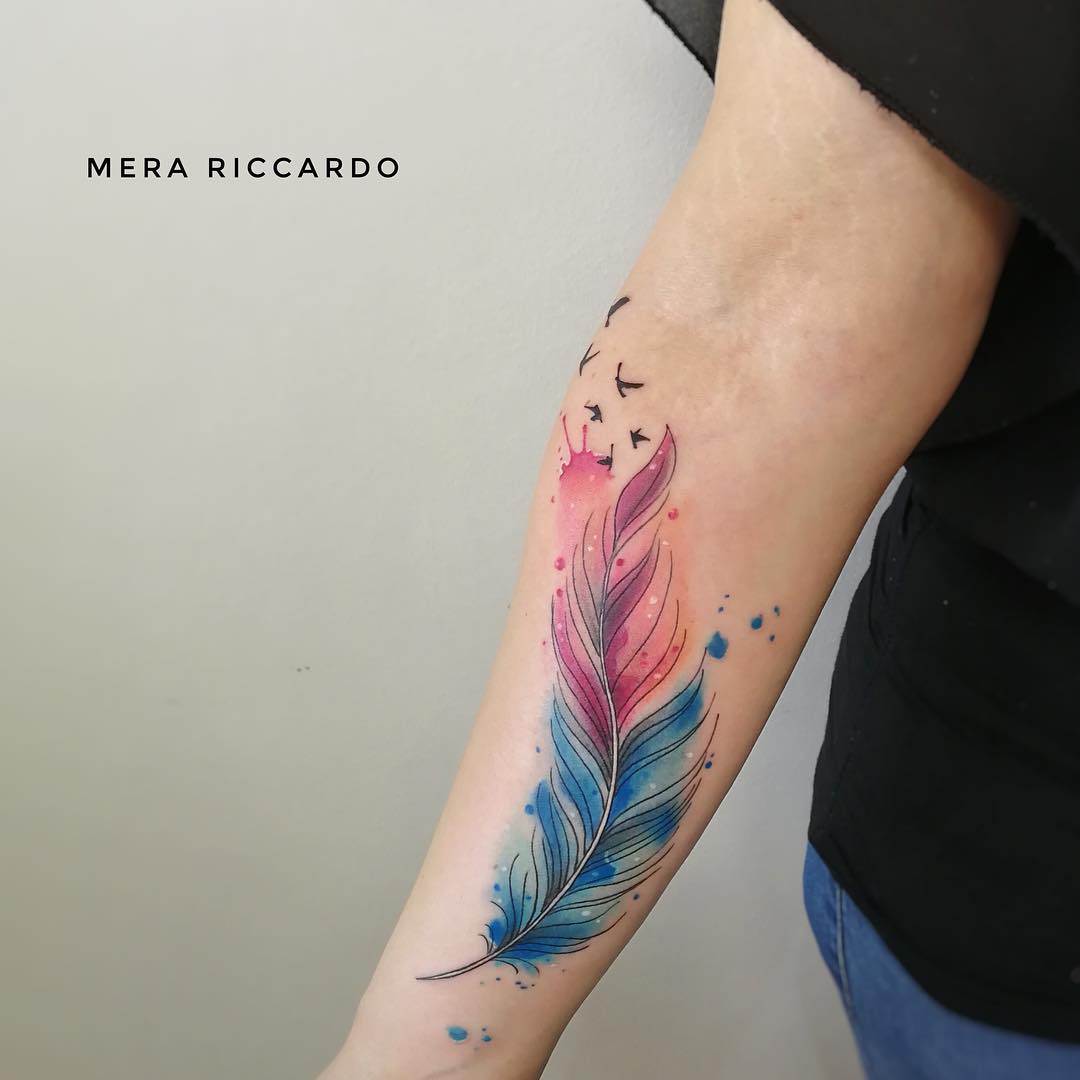 tatuaggio piuma colorata by @mera riccardo