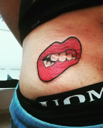 tatuaggio bacio