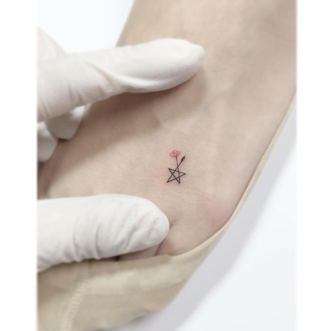 tatuaggio fiore stella by @playground tat2