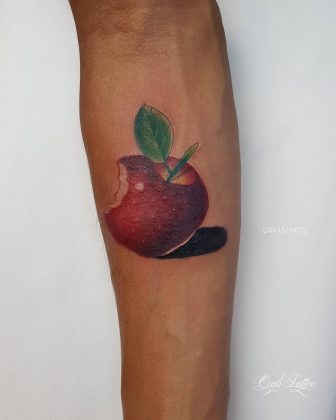 tatuaggio mela by @urvaninkto