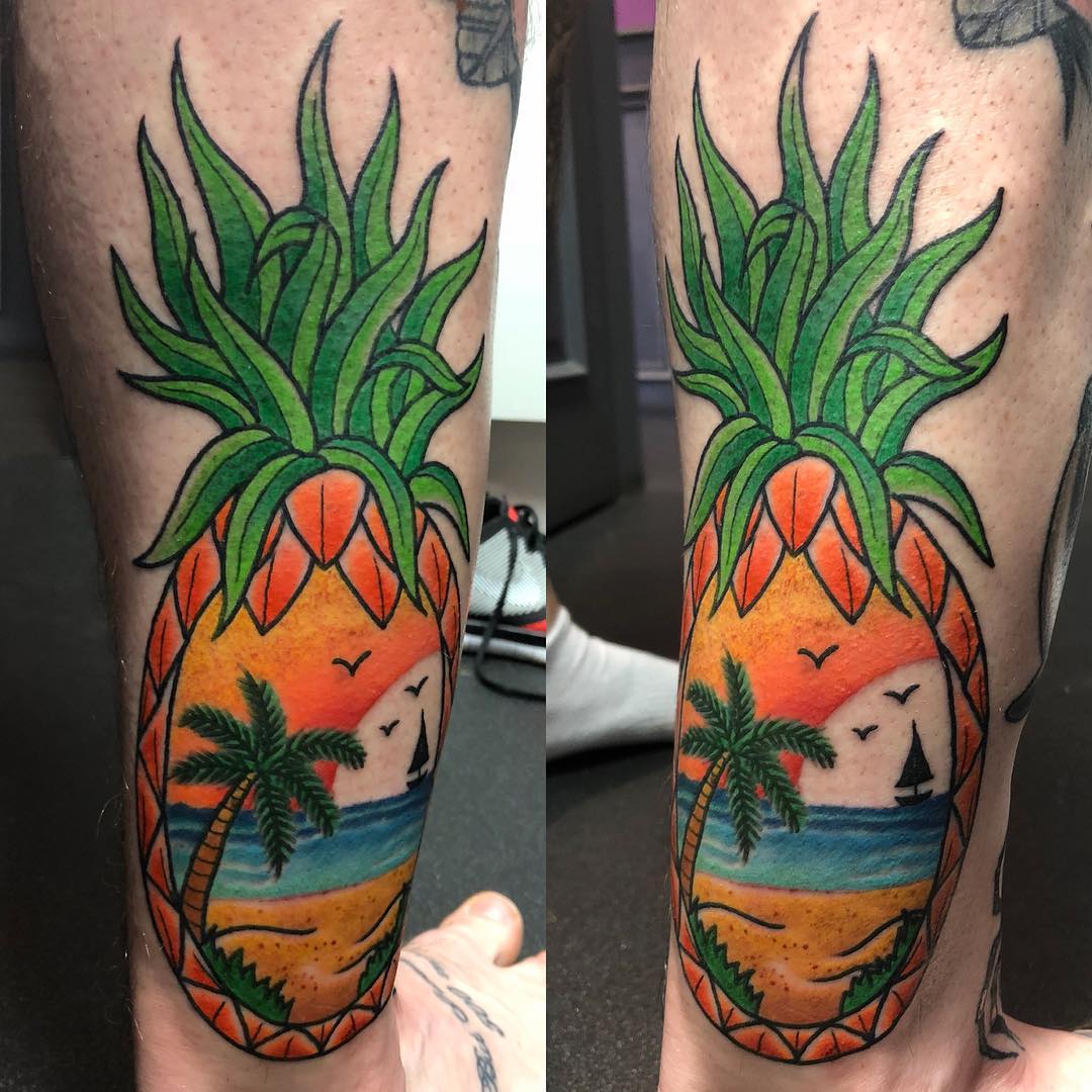 tatuaggio spiaggia tramonto mare palme ananas by @scott_tattoos