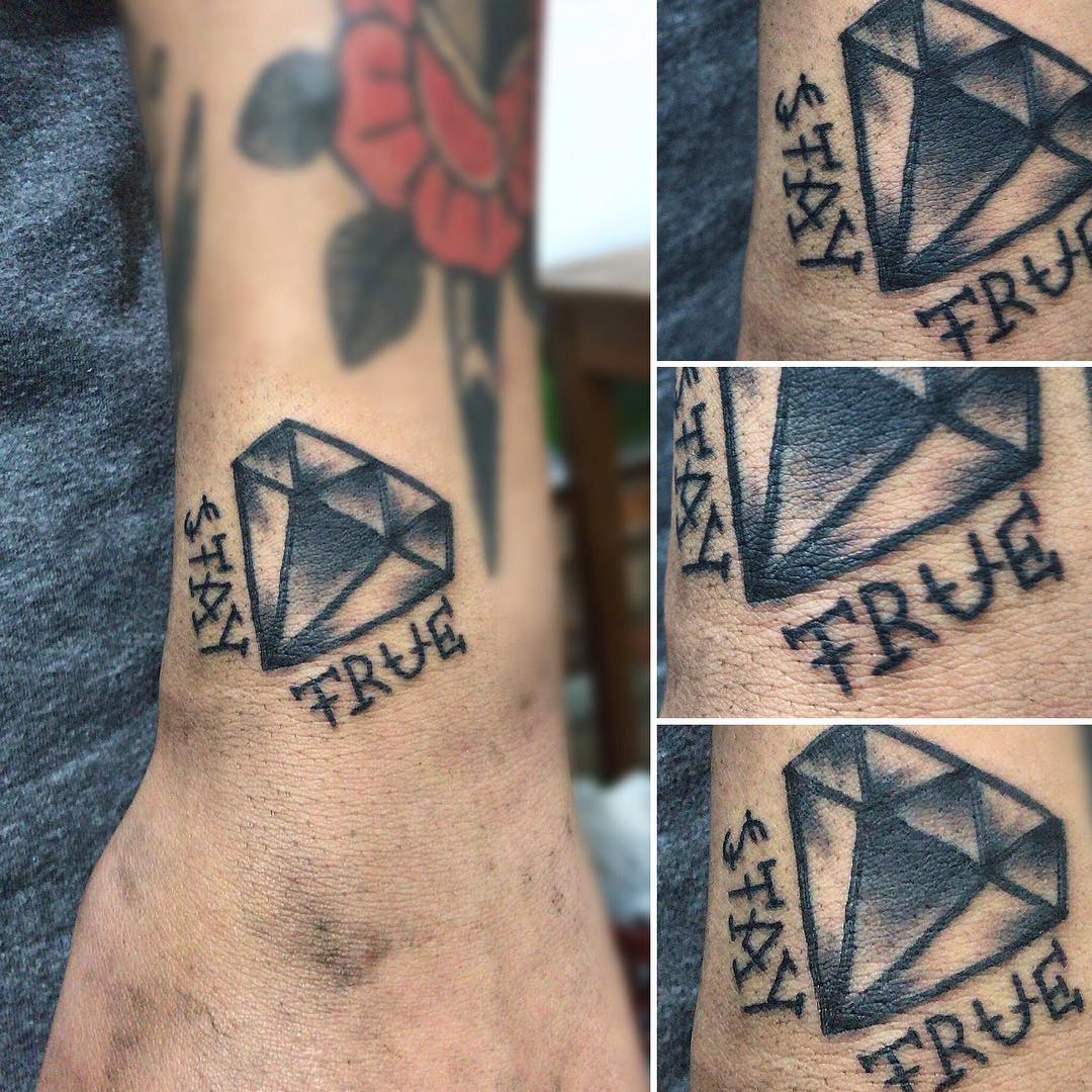 tattoo diamante Old School ph @tchulo tattoos