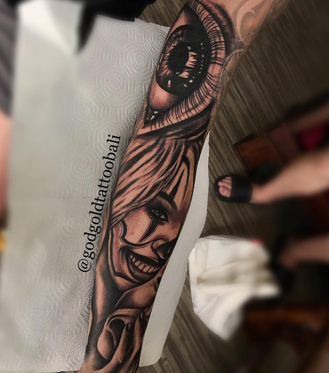 tatuaggio chicano clown by @godgoldtattoobali 1