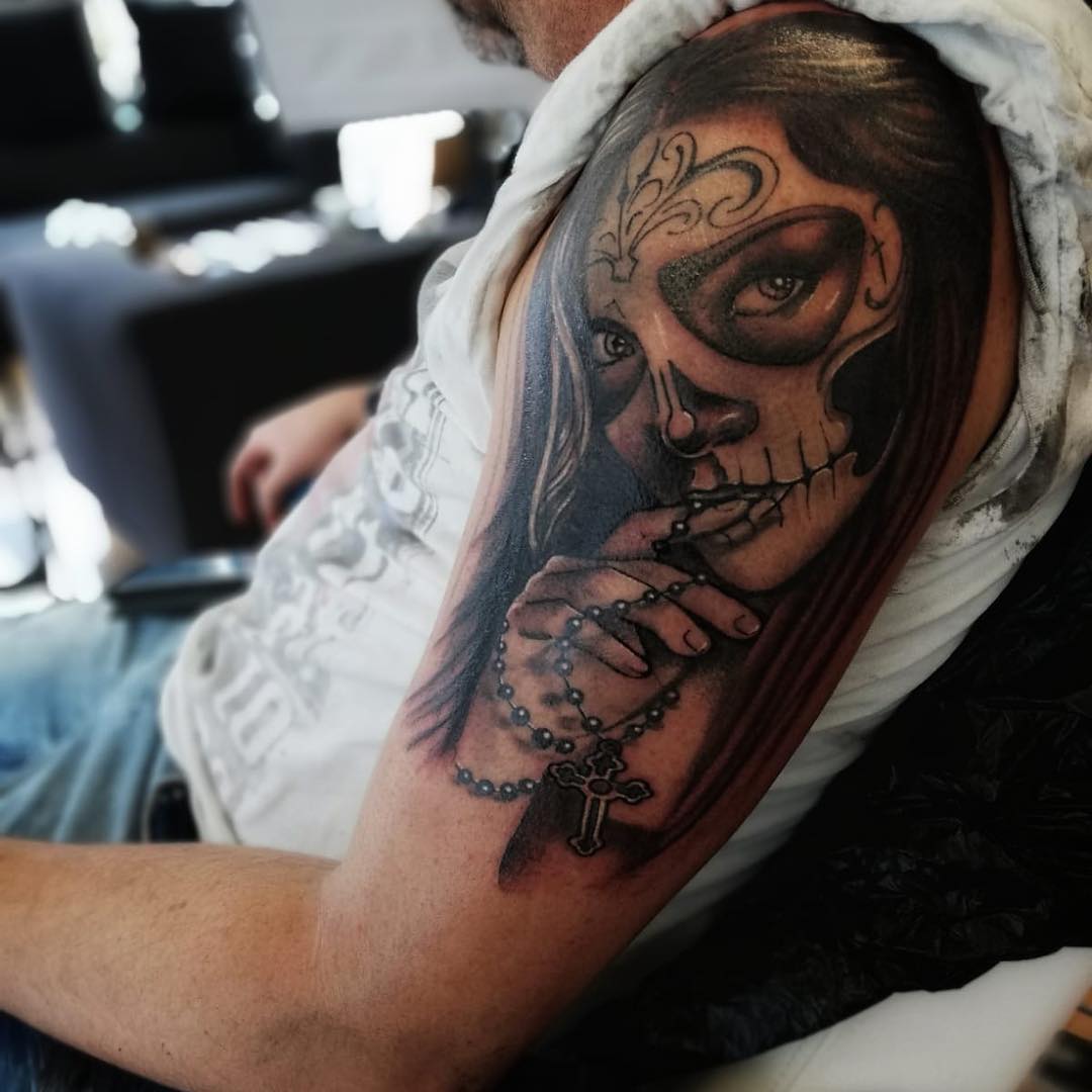 tatuaggio chicano clown by @ink town tattoo 1