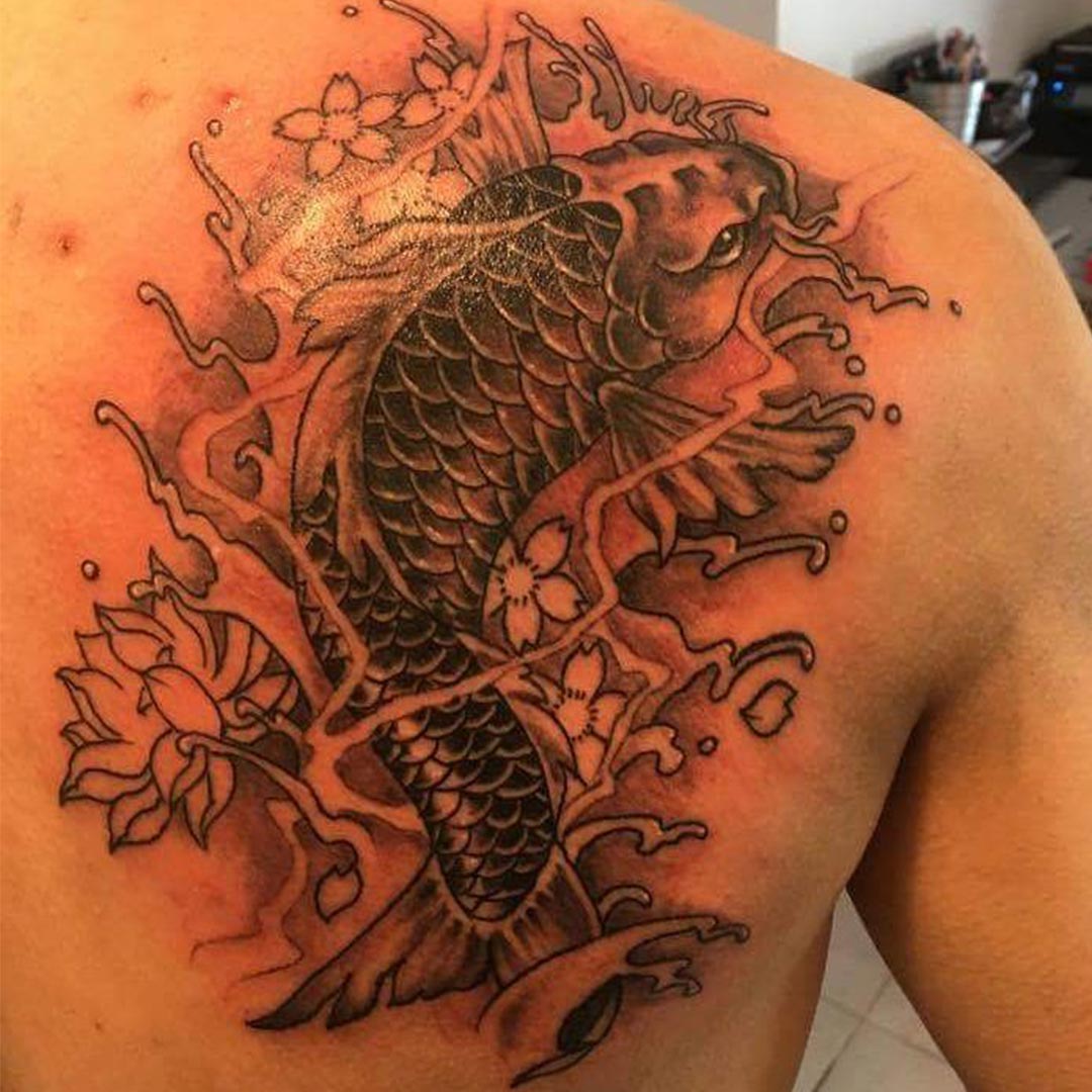 carpa koi schiena blackgrey tattoo by @7thtattoo