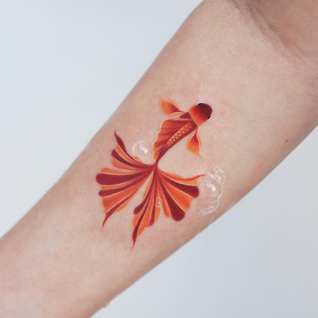 pesciolino rosso tattoo ph @nastyafox