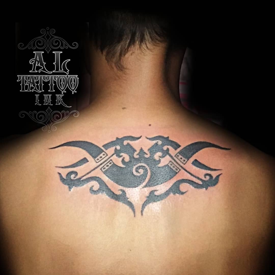 tatuaggio blackwork by @altattooink