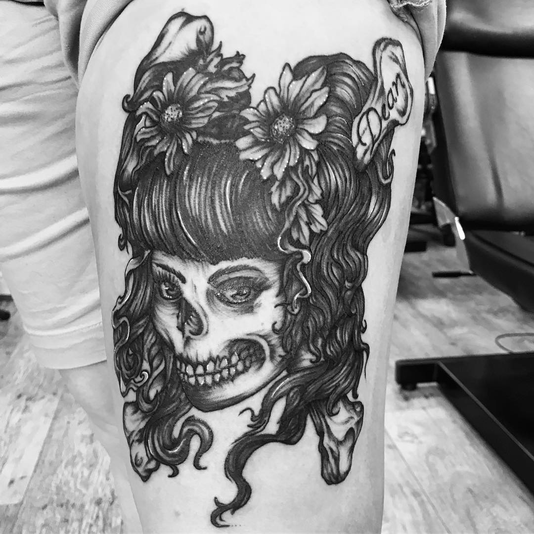 tatuaggio blackwork by @ruthy knowles artist