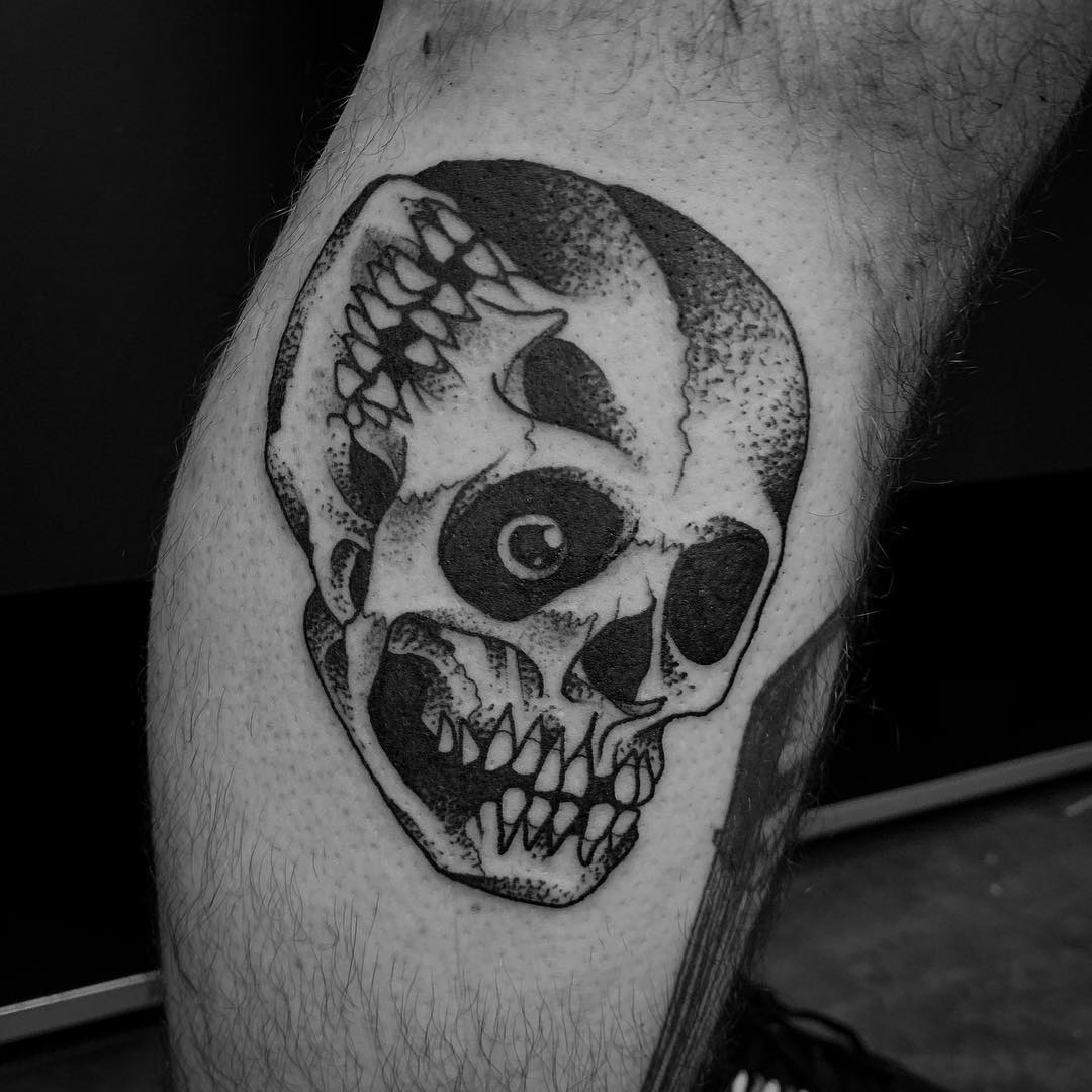 tatuaggio blackwork by @vatiss 1
