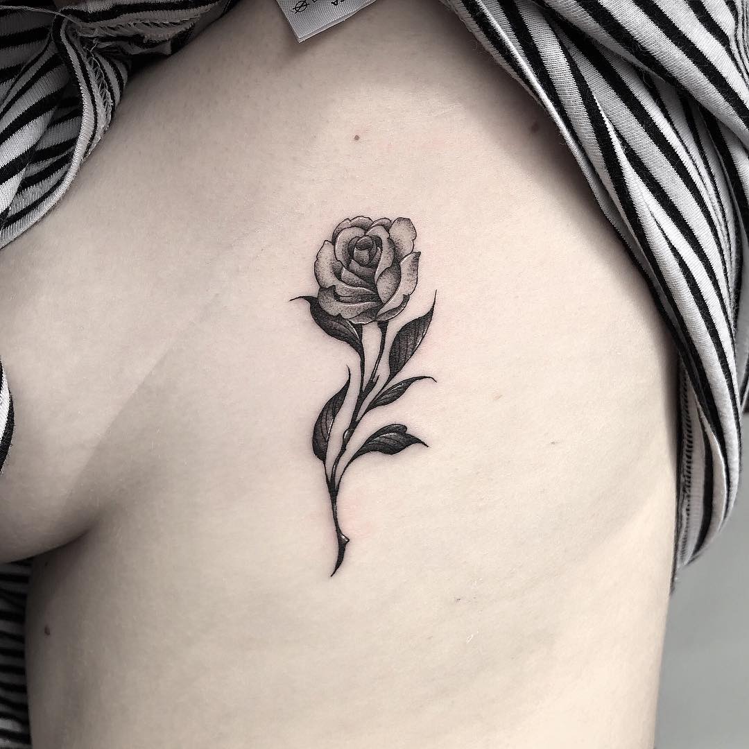 tatuaggio blackwork by @vitali.tattoos