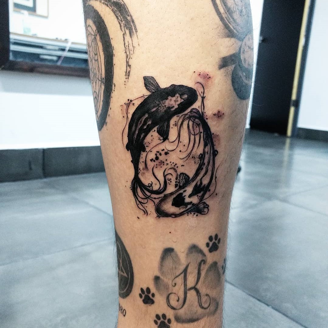 tatuaggio carpa koi yin e yang ph @masyel velazquez