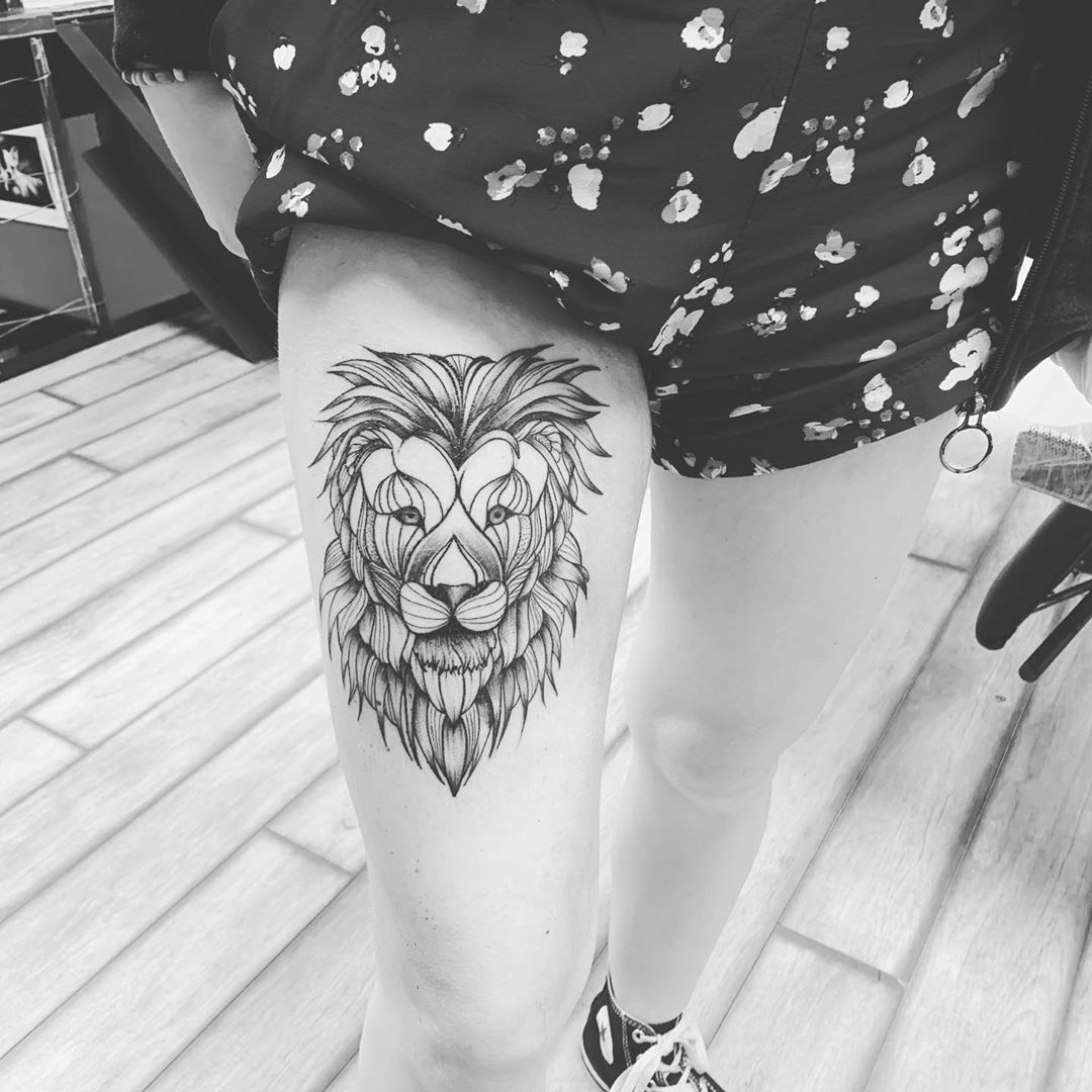 tatuaggio leone blackwork by @andgelange