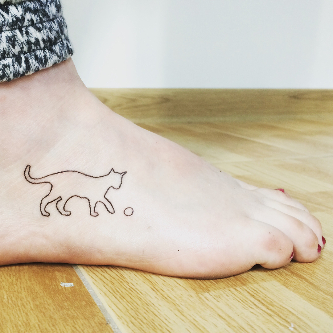 tatuaggio stilizzato gatto by @bymosler