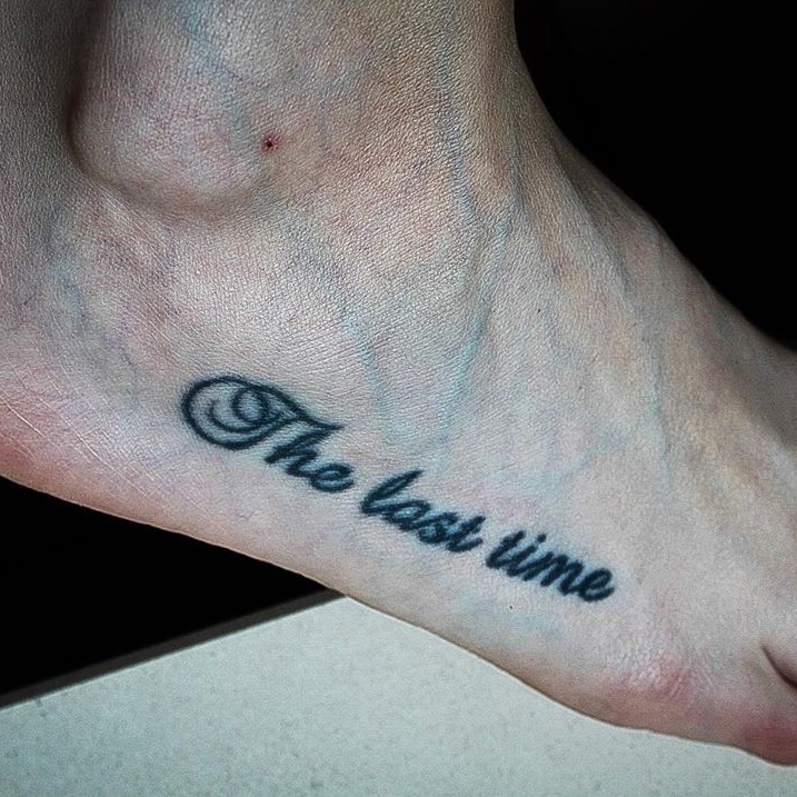 Tattoo lettering piede ph @scartattissue